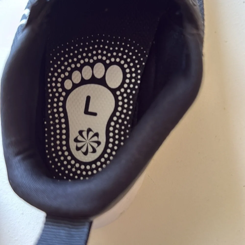 Nike Starrunner 3  unisex sneakers size 10C - Picture 5 of 6